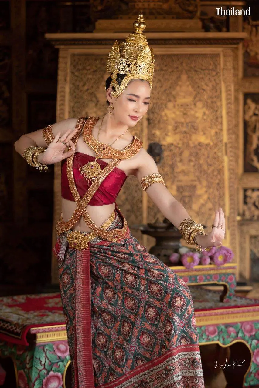 Thai royal dress in Ayutthaya kingdom | THAILAND 🇹🇭