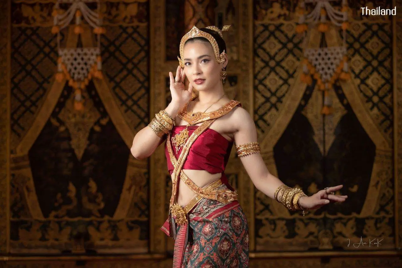 Thai royal dress in Ayutthaya kingdom | THAILAND 🇹🇭
