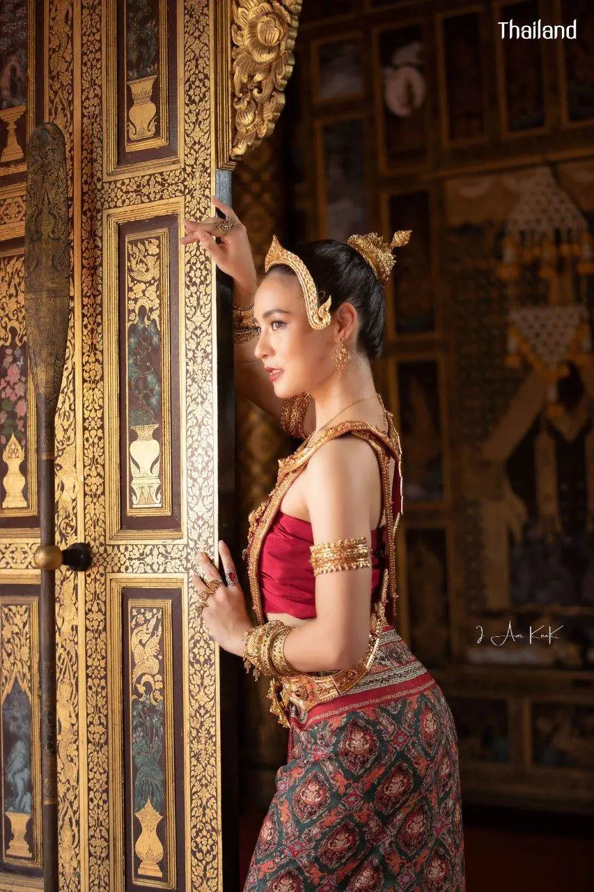 Thai royal dress in Ayutthaya kingdom | THAILAND 🇹🇭