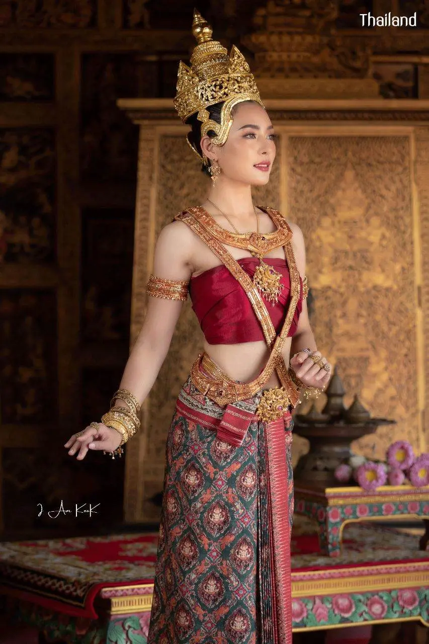 Thai royal dress in Ayutthaya kingdom | THAILAND 🇹🇭