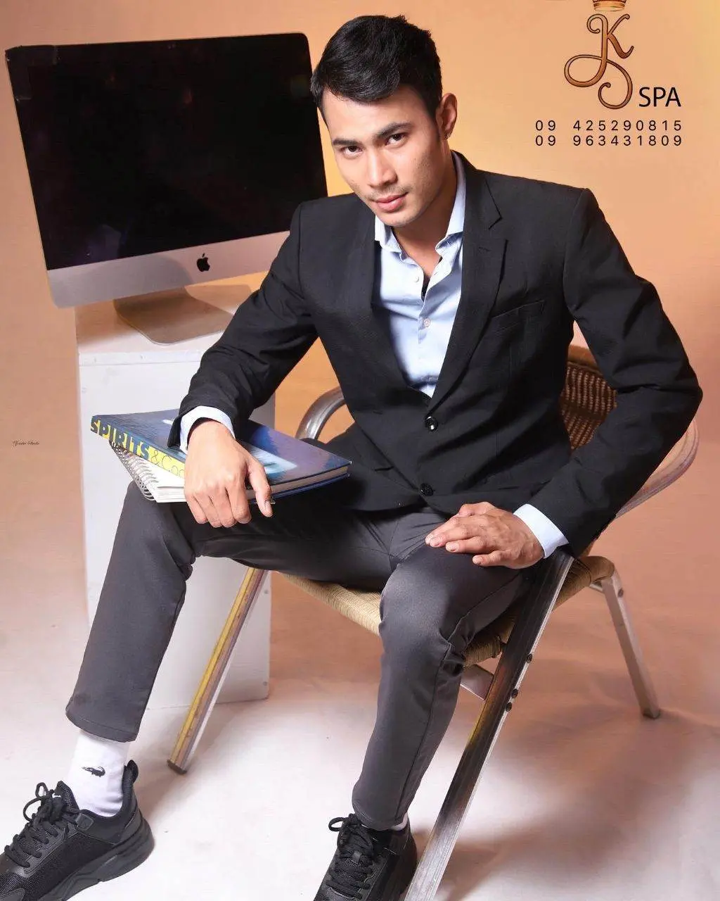 หนุ่มฮอต​