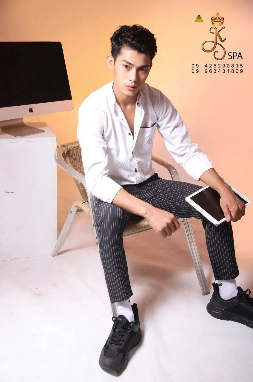 หนุ่มฮอต​