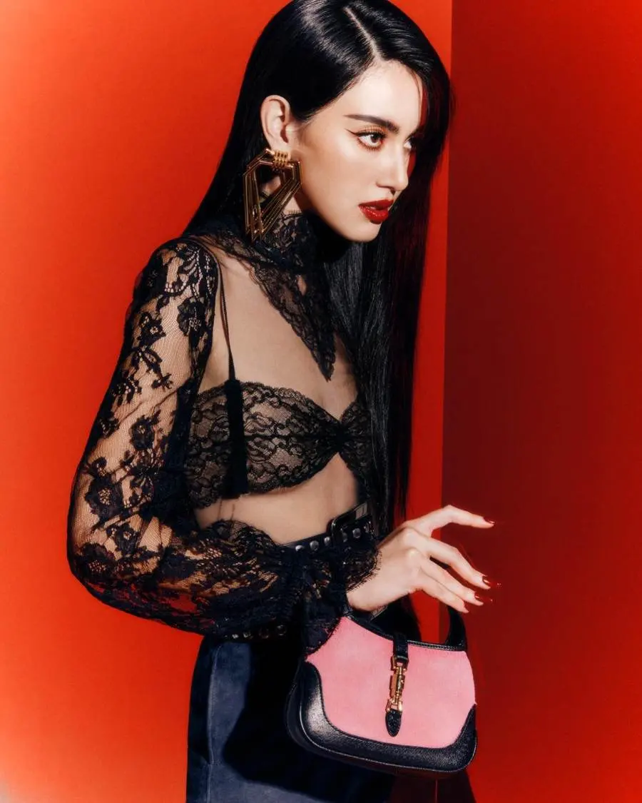 ใหม่ ดาวิกา @ L&rsquo;Officiel Malaysia September 2022