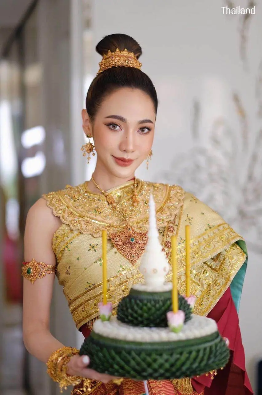 THAILAND 🇹🇭 | The History of Loy Krathong Festival!🧡