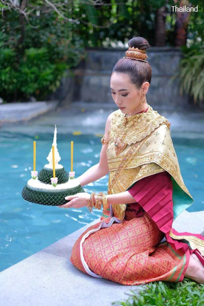 THAILAND 🇹🇭 | The History of Loy Krathong Festival!🧡