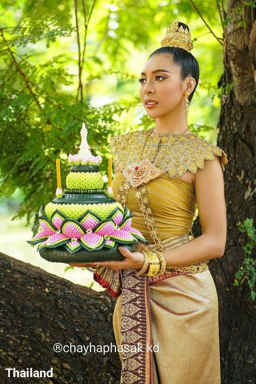 THAILAND 🇹🇭 | The History of Loy Krathong Festival!🧡