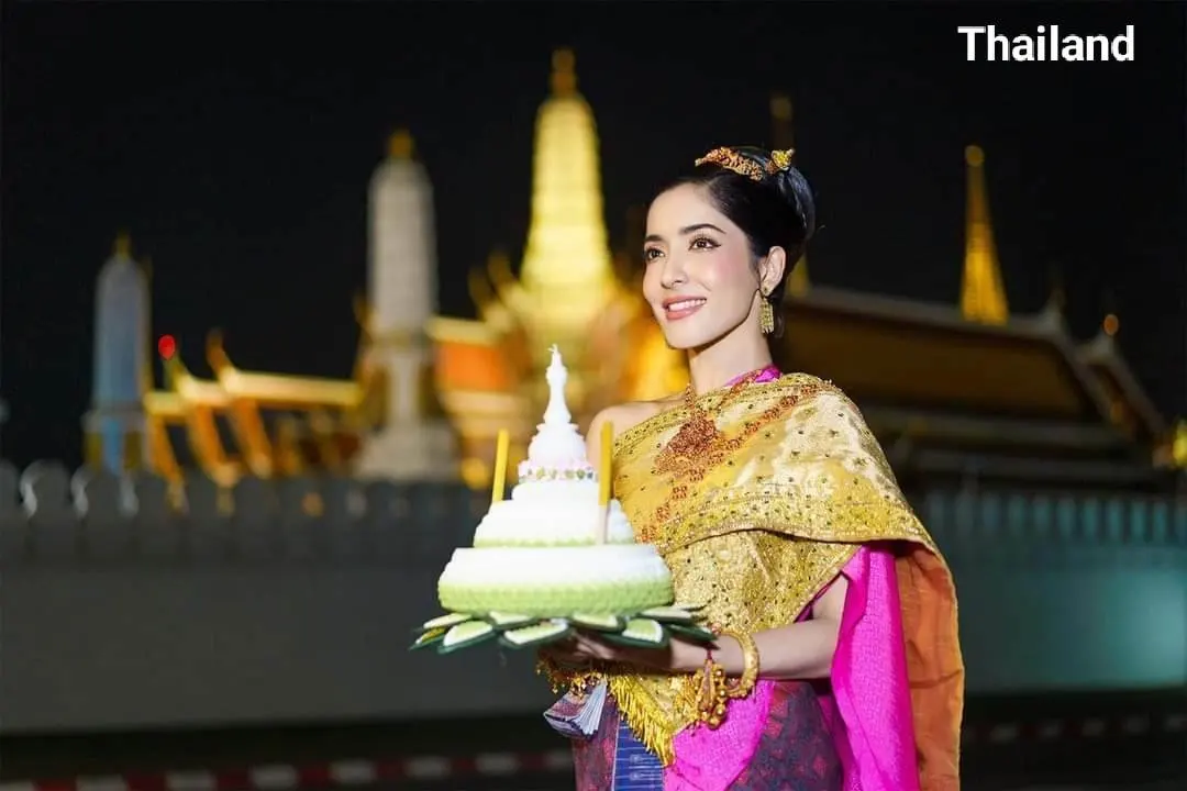 THAILAND 🇹🇭 | The History of Loy Krathong Festival!🧡
