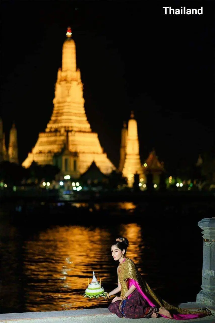 THAILAND 🇹🇭 | The History of Loy Krathong Festival!🧡