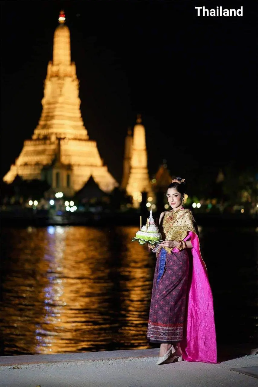 THAILAND 🇹🇭 | The History of Loy Krathong Festival!🧡