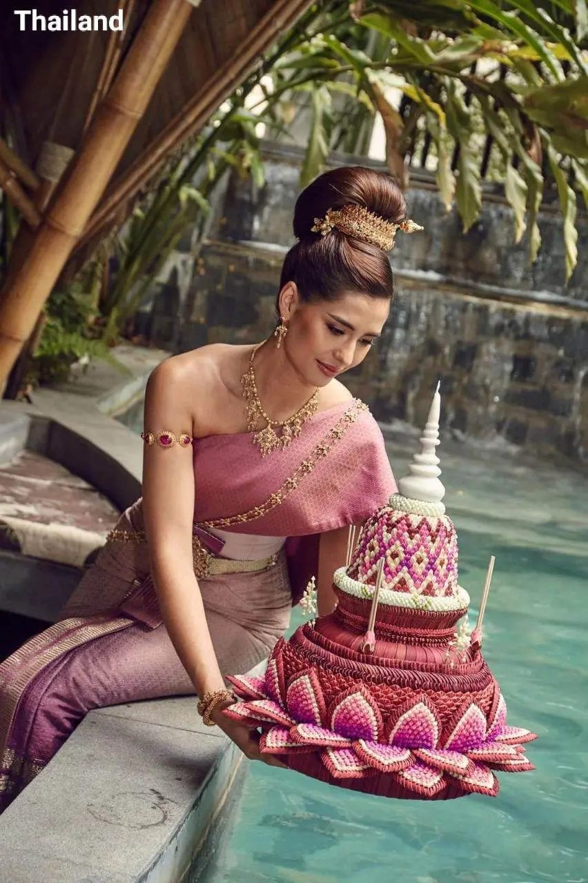 THAILAND 🇹🇭 | The History of Loy Krathong Festival!🧡
