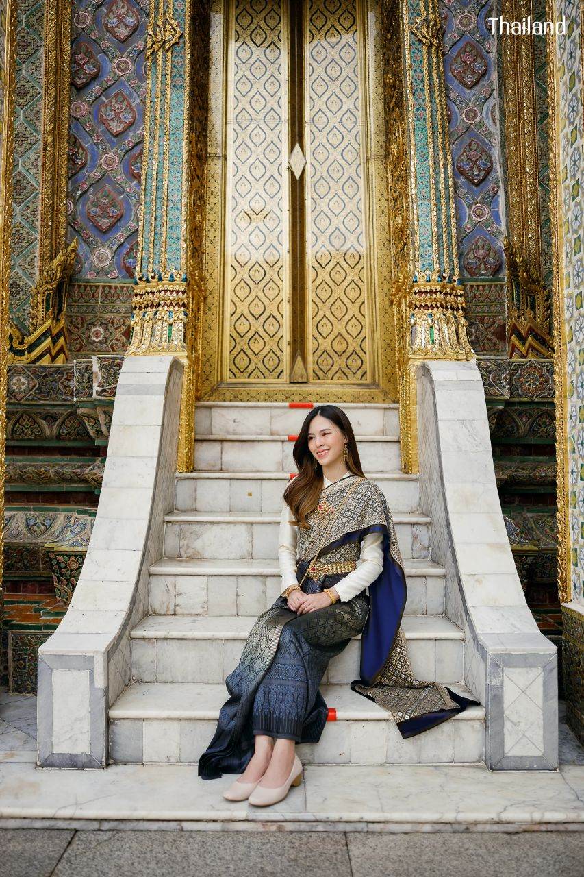 THAILAND 🇹🇭 | Beautiful Lady in Thai Traditional Dress