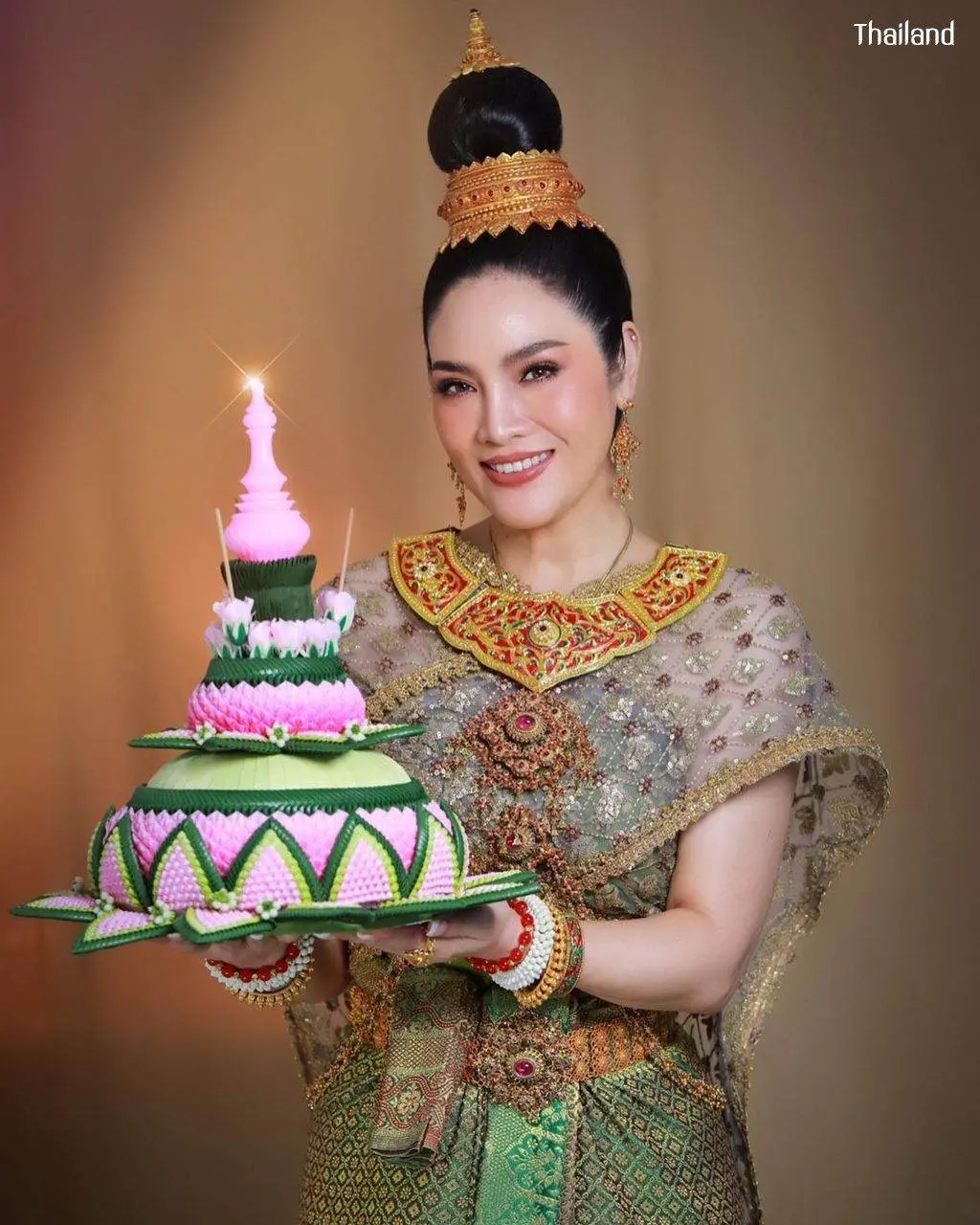 THAILAND 🇹🇭 | Nang Noppamas in Loy Krathong Festival