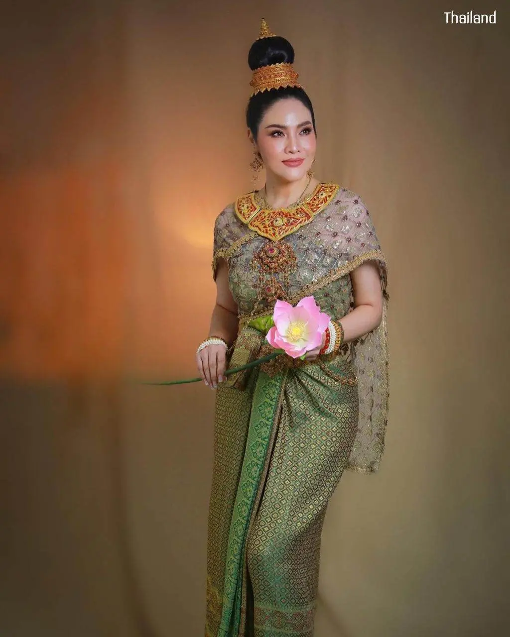 THAILAND 🇹🇭 | Nang Noppamas in Loy Krathong Festival