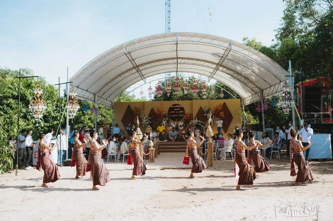 THAILAND 🇹🇭 | งานกินดอง (งานแต่งงานอีสาน)