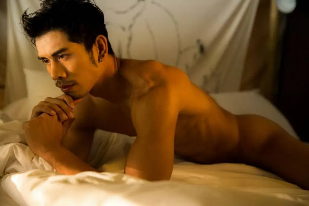 ชอบบั้นท้ายหนุ่มๆ