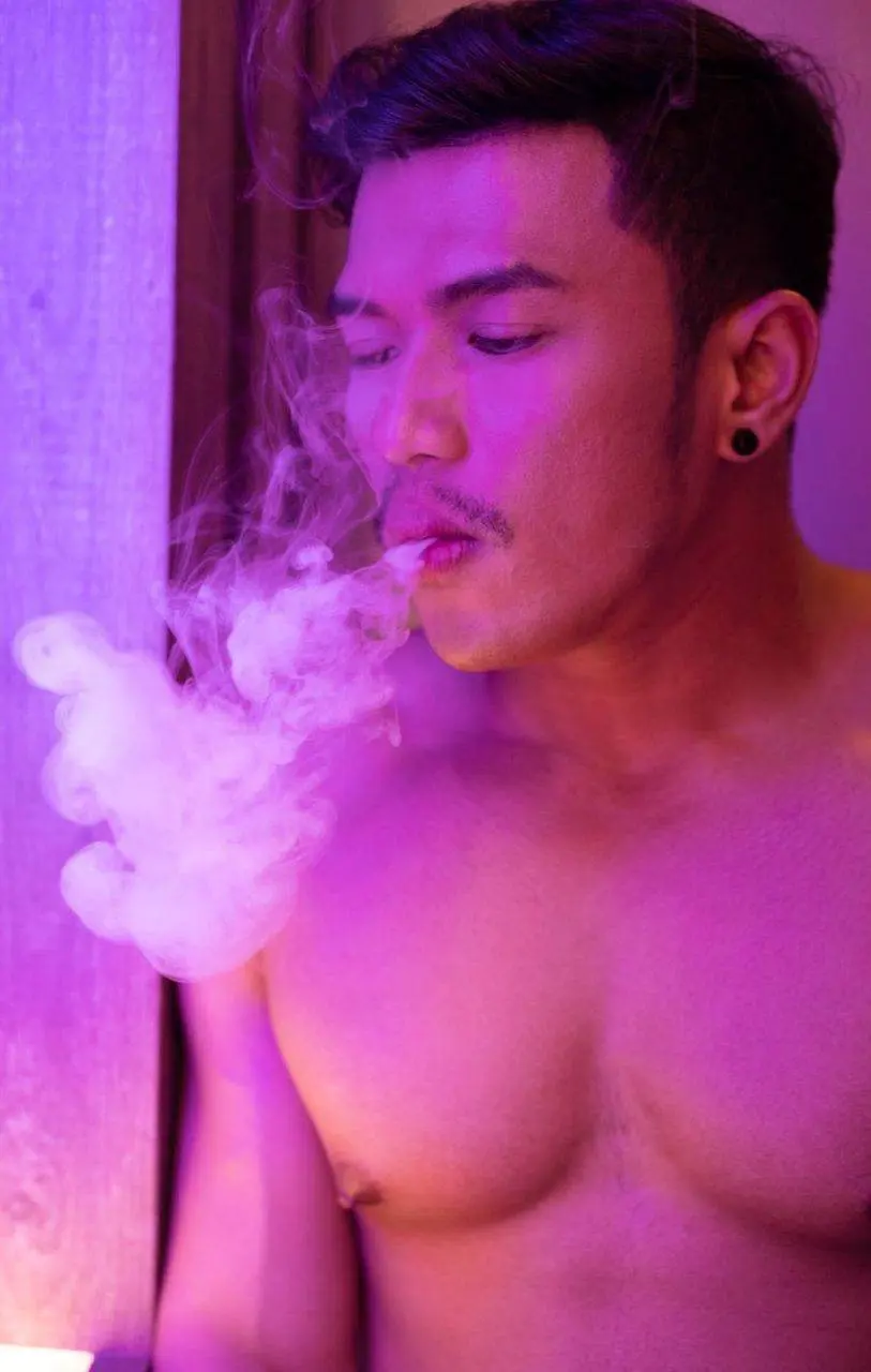 ถ่างแข้งแหกขาตั้งหน้าตั้งตากินตับ