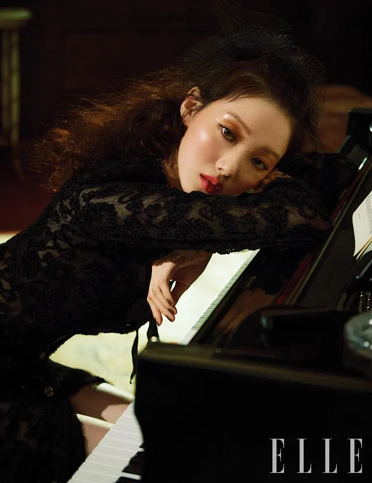 Lee Sung Kyung @ ELLE Korea November 2022