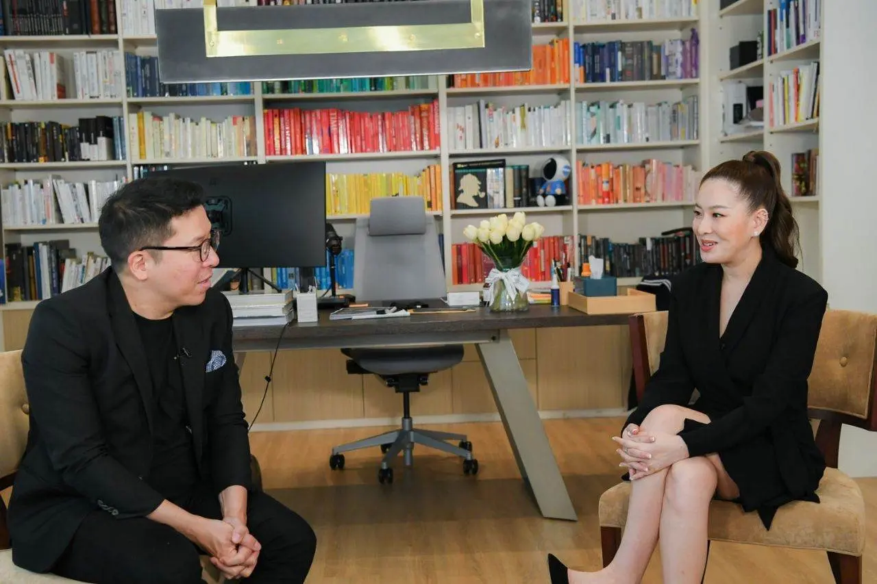 พลิกแบรนด์ “ศรีจันทร์” จนสำเร็จ!!! “คุณรวิศ” เปิดมุมมองชีวิตในรายการ “DNA TALK”
