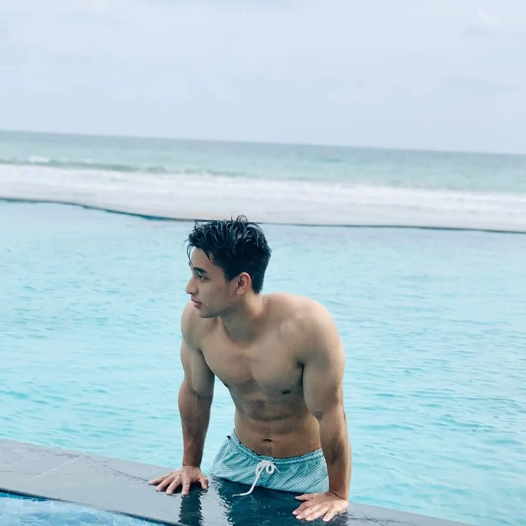 ติดใจ..นายแบบพม่า