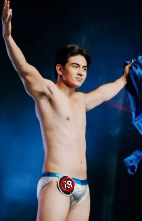 เห็นเขาลุกไปเข้าห้องน้ำเป็นต้องเดินตามไปกระหน่ำทุกที..อิอิ