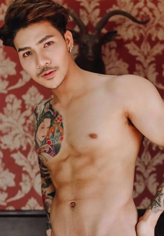 นอนแช่น้ำอยู่ในอ่างก็ยังทำให้เขาร้องครางได้..อิอิ