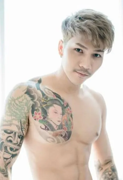 นอนแช่น้ำอยู่ในอ่างก็ยังทำให้เขาร้องครางได้..อิอิ