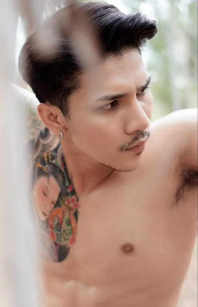 นอนแช่น้ำอยู่ในอ่างก็ยังทำให้เขาร้องครางได้..อิอิ