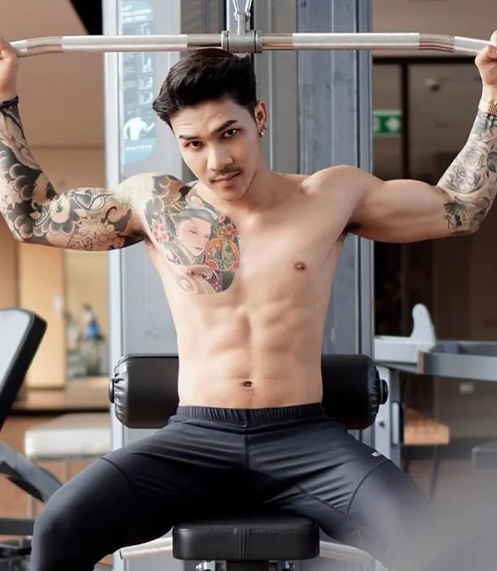 นอนแช่น้ำอยู่ในอ่างก็ยังทำให้เขาร้องครางได้..อิอิ
