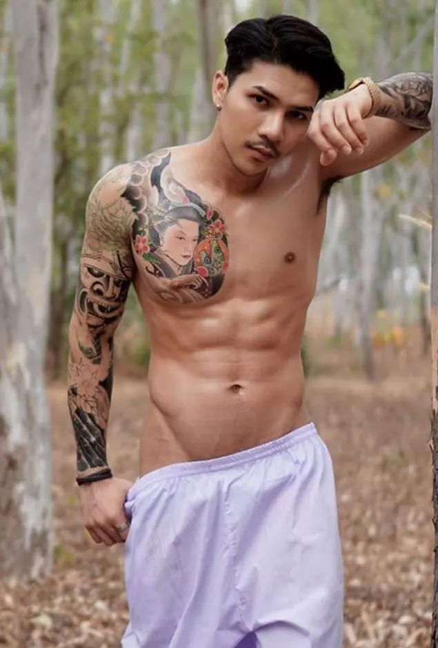 นอนแช่น้ำอยู่ในอ่างก็ยังทำให้เขาร้องครางได้..อิอิ