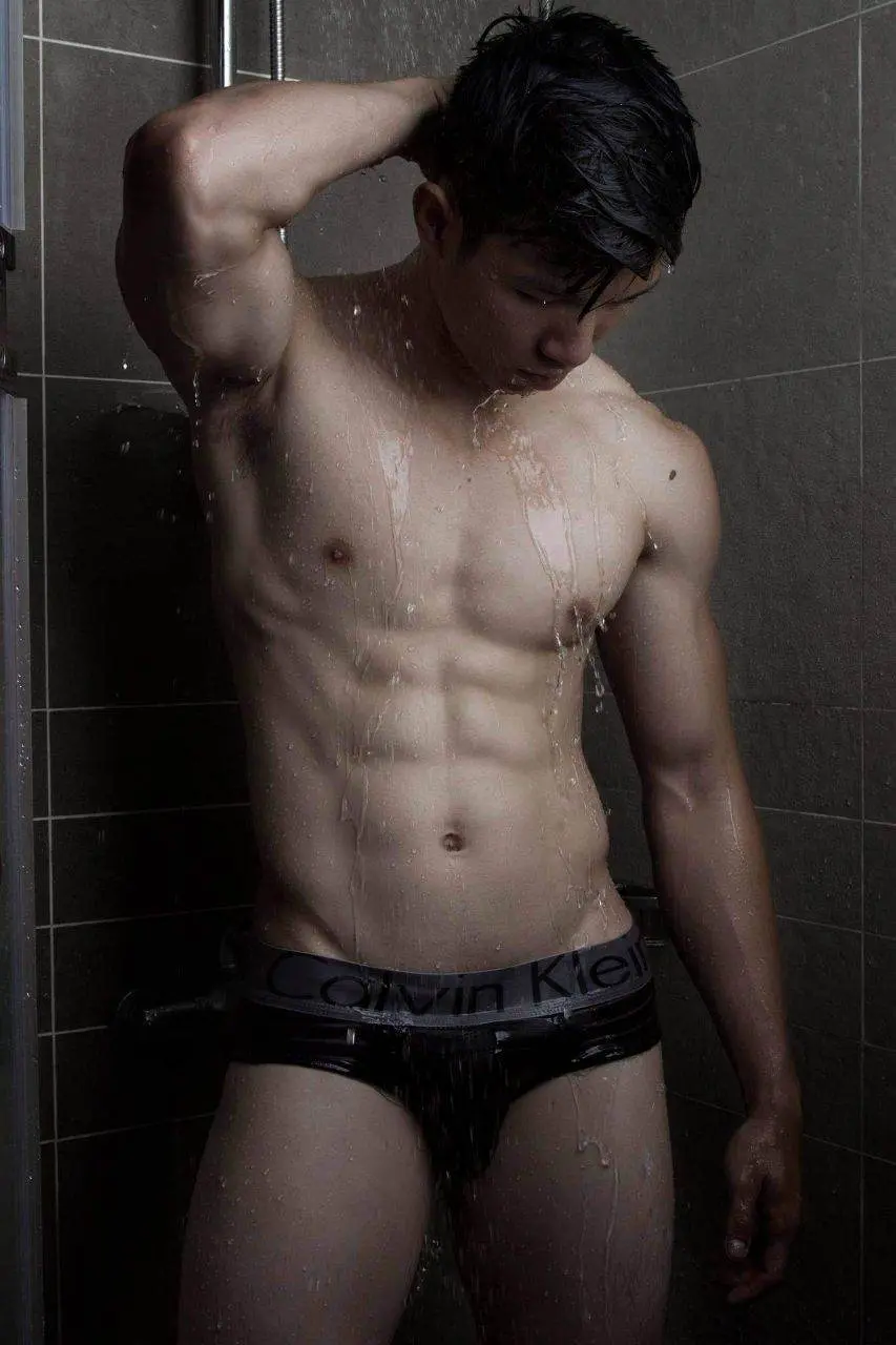 ผู้บ่าวอาบน้ำ