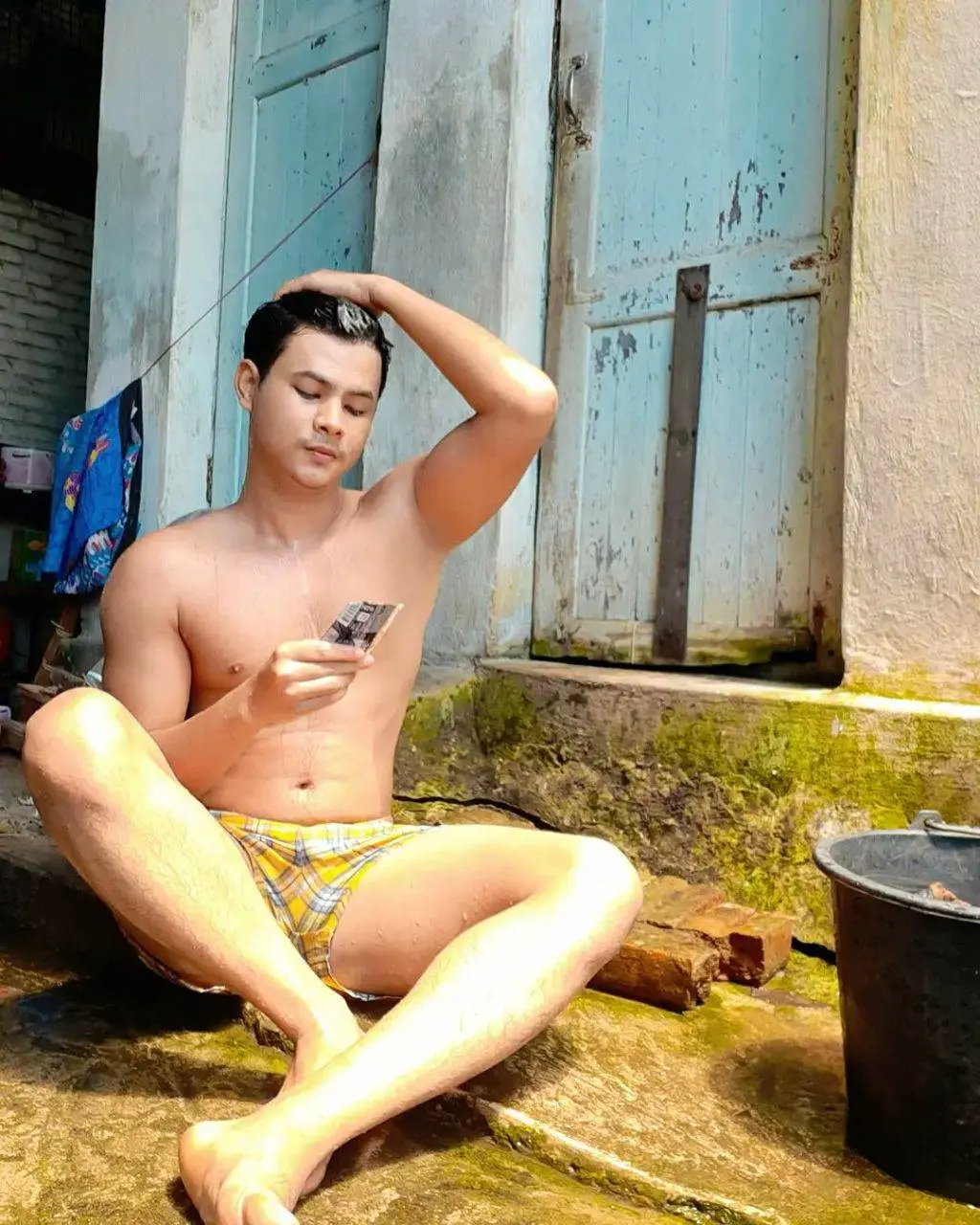ผู้บ่าวอาบน้ำ
