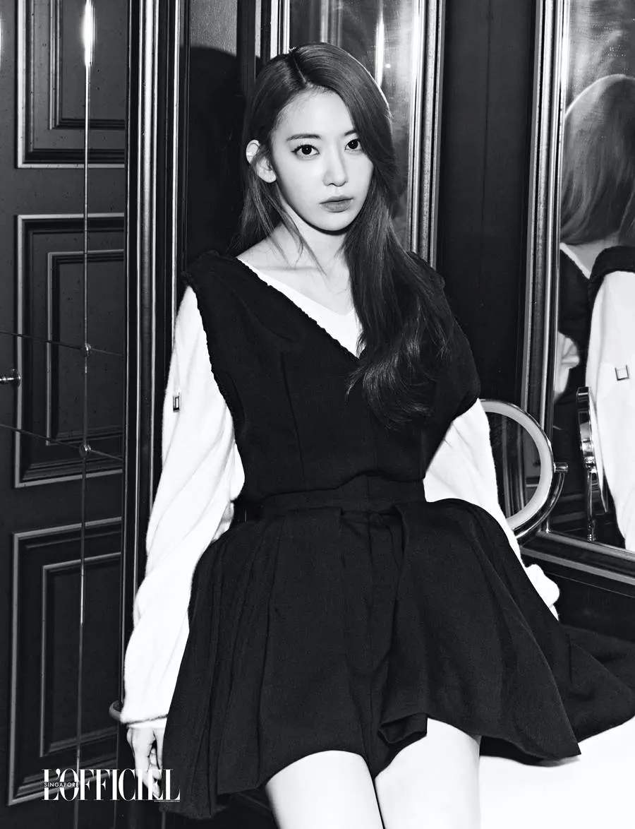(LE SSERAFIM) Sakura @ L'Officiel Singapore October 2022