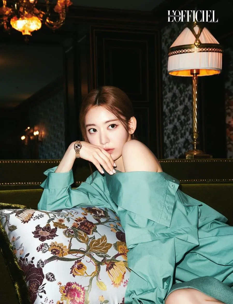 (LE SSERAFIM) Sakura @ L'Officiel Singapore October 2022