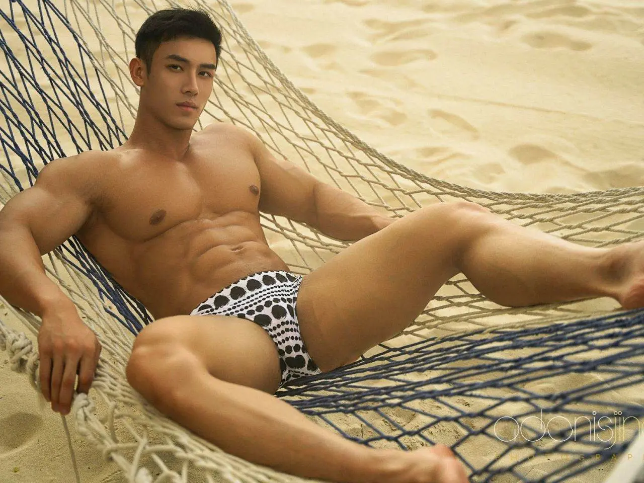 หล่อสะเด็ดเสร็จซี๊ด