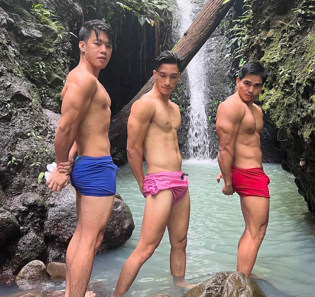 ชวนหนุ่มเที่ยวน้ำตก