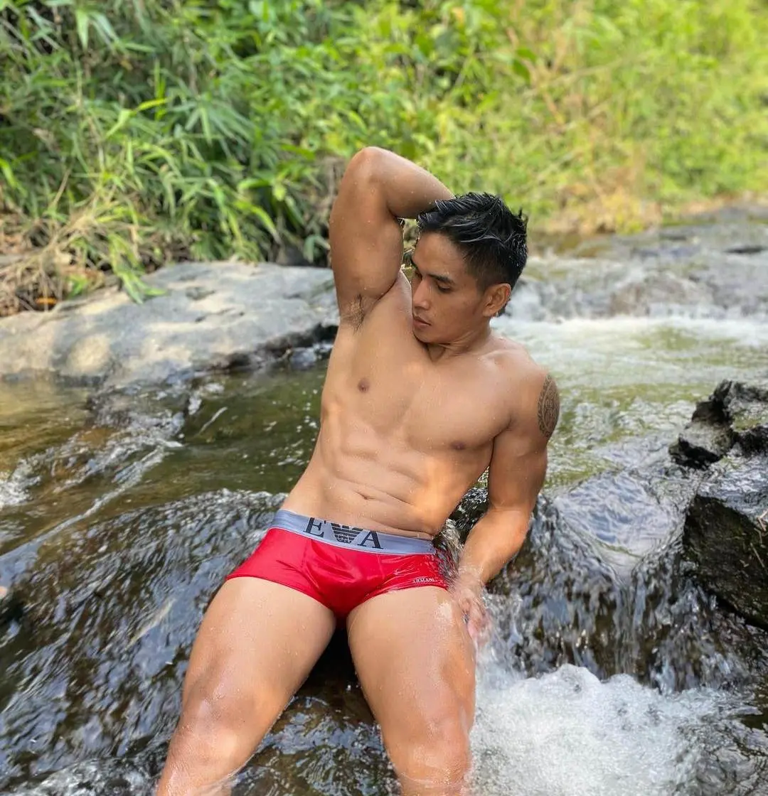ชวนหนุ่มเที่ยวน้ำตก