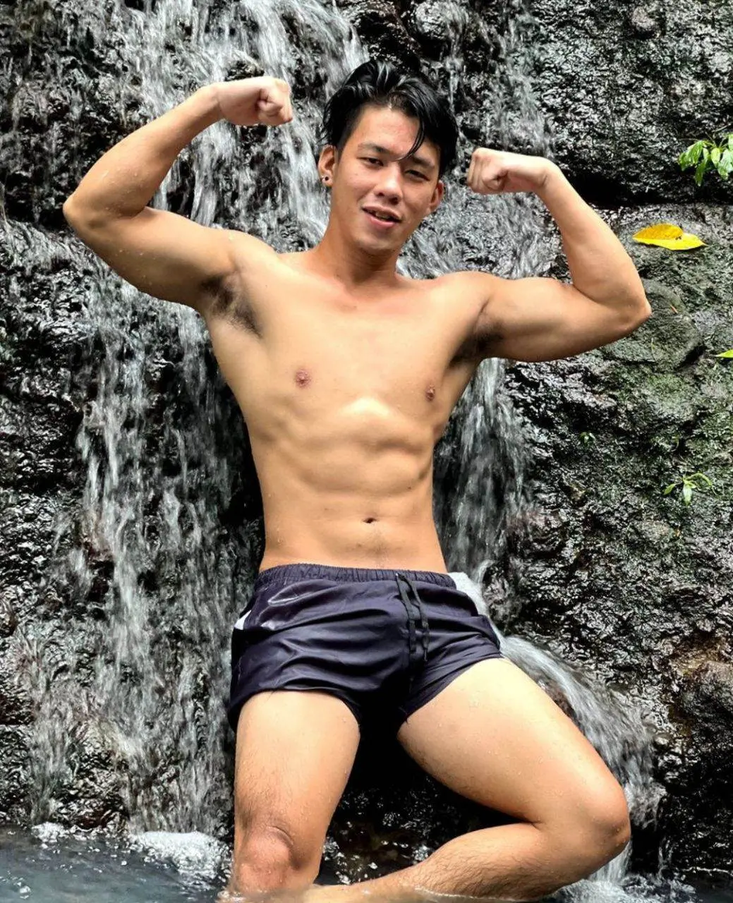 ชวนหนุ่มเที่ยวน้ำตก