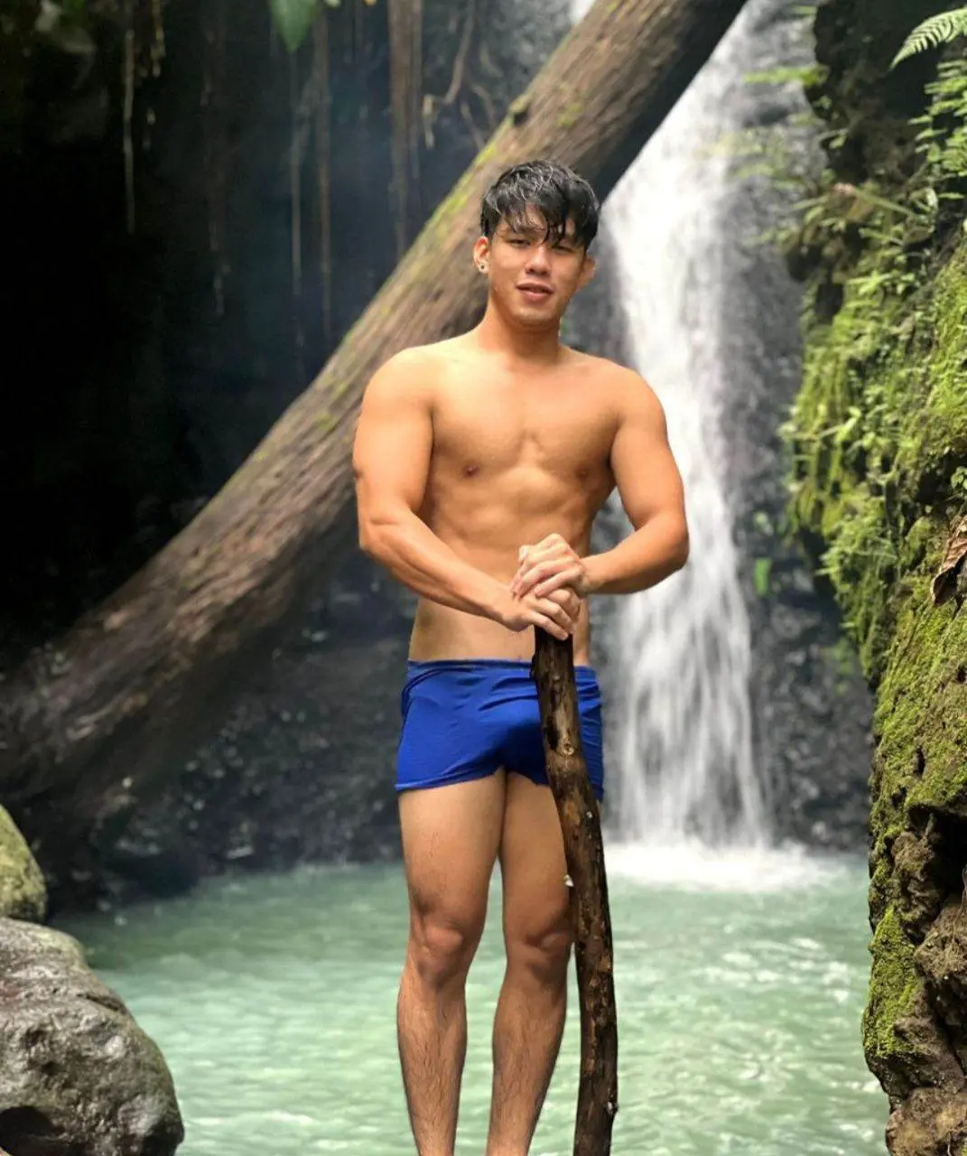 ชวนหนุ่มเที่ยวน้ำตก