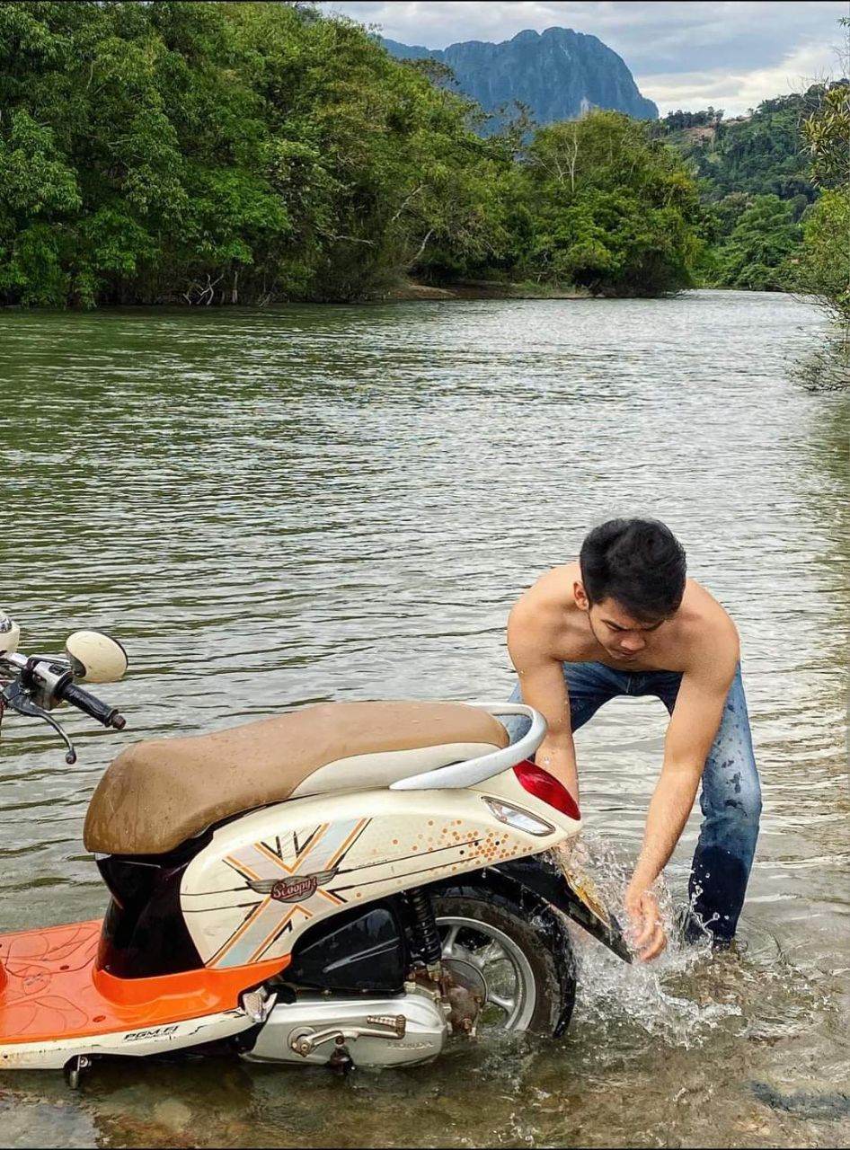 หนุ่มล้างรถ