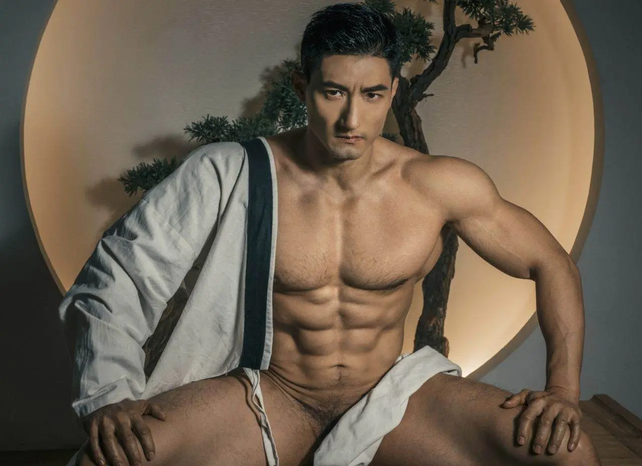 หนุ่มหล่อขึ้นปก 1112