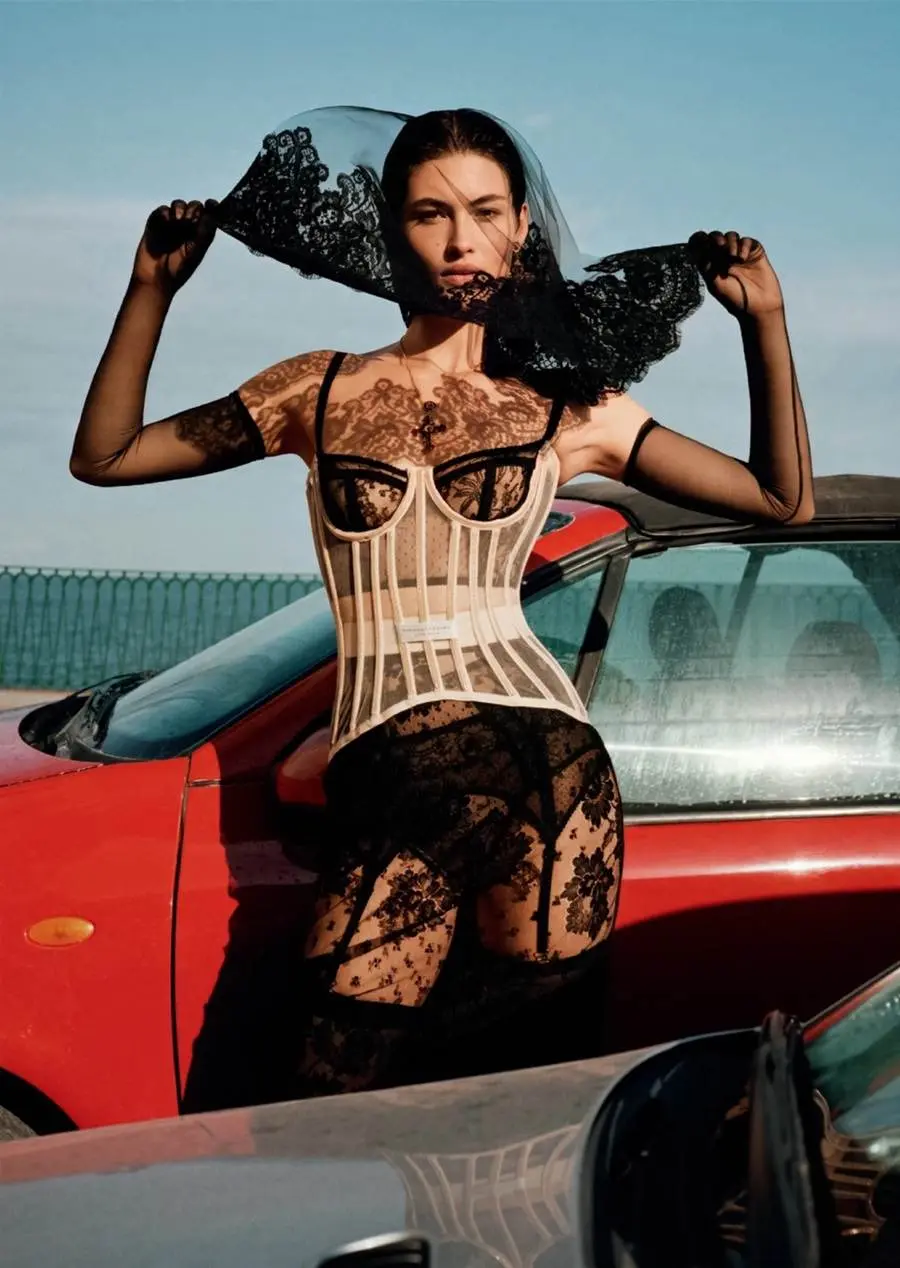 Grace Elizabeth @ VOGUE France November 2022