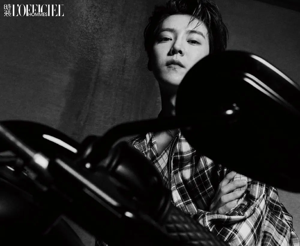 LuHan @ L&rsquo;Officiel Hommes China December 2022