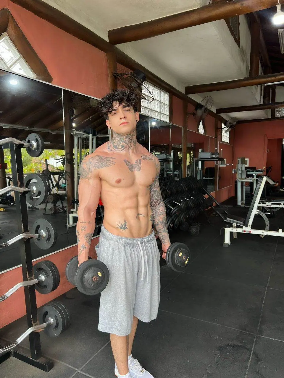 ส่องนายแบบ Henrique Lima