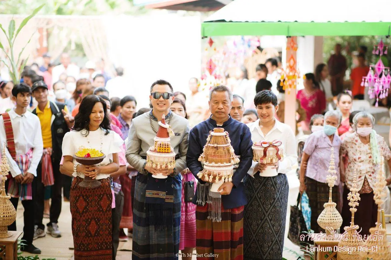THAILAND 🇹🇭 | งานกินดอง (งานแต่งงานอีสาน) ❤️