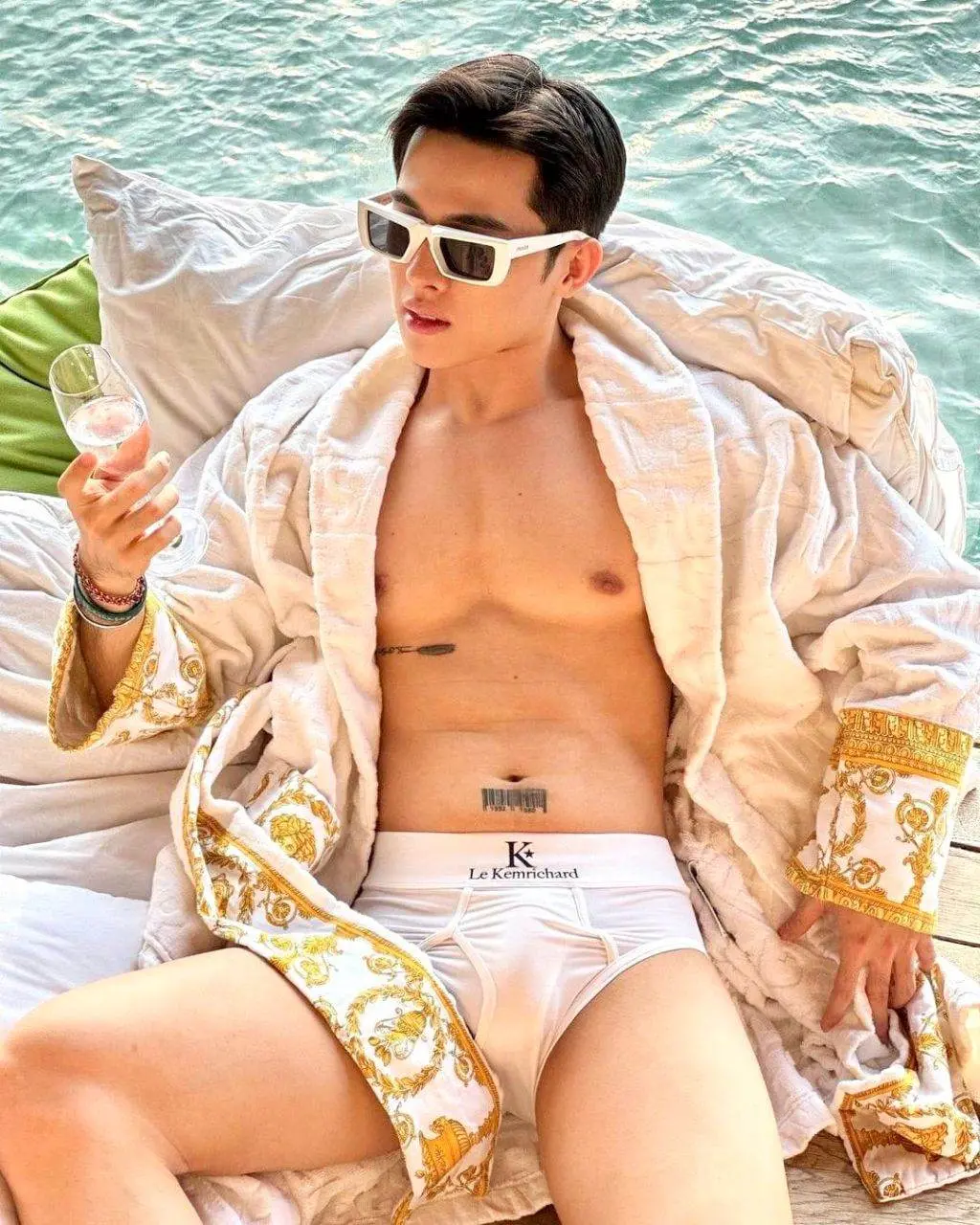 แบ่งปันผู้งานดี10