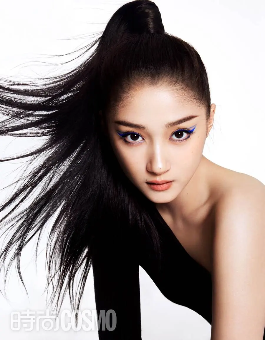 Guan Xiaotong @ Cosmopolitan China December 2022