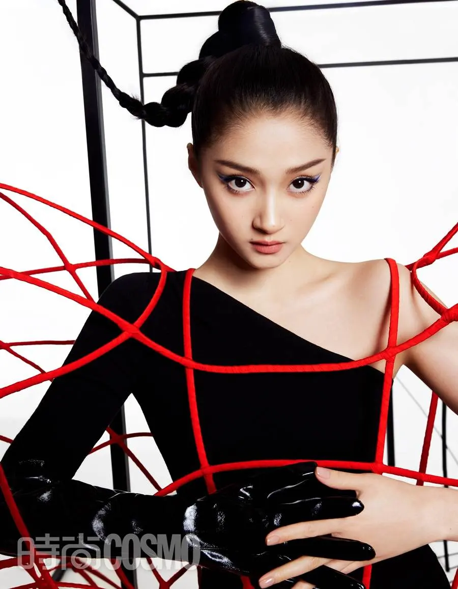 Guan Xiaotong @ Cosmopolitan China December 2022
