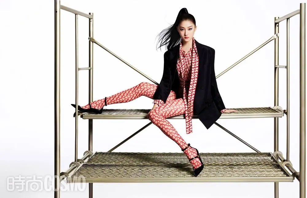 Guan Xiaotong @ Cosmopolitan China December 2022