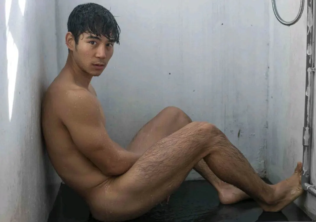 ส่องผู้ชายอาบน้ำ 4