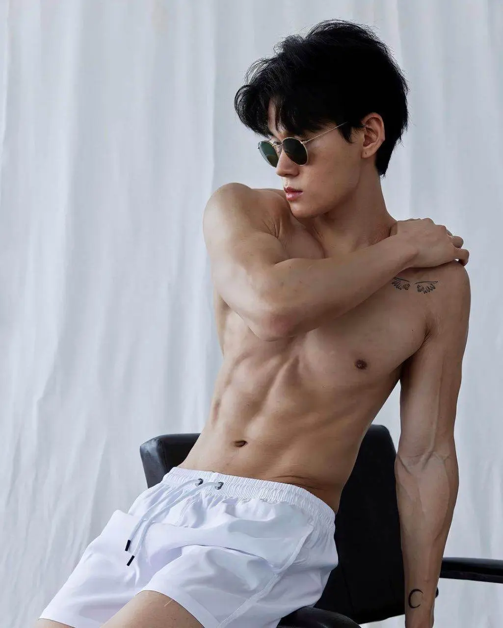 ส่องหนุ่มหล่อวันคริสต์มาส